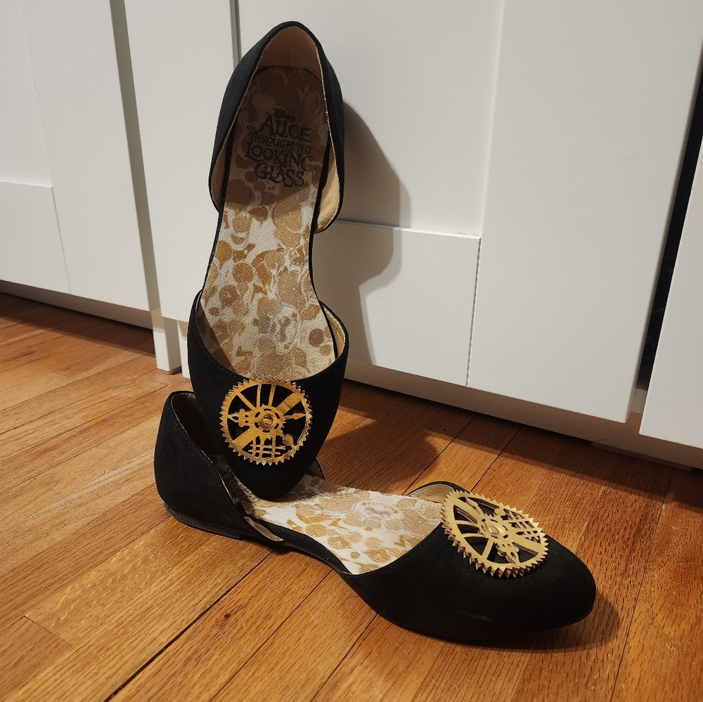 ✨️FREE with bundle of $10 or more✨️ Disney's Alice Flats Sz 9 1/2